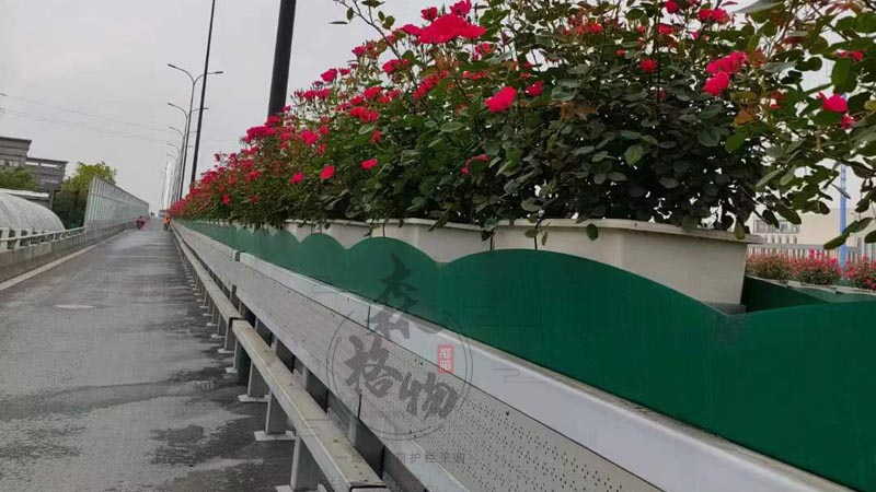 嘉興市政橋梁護欄花箱案例