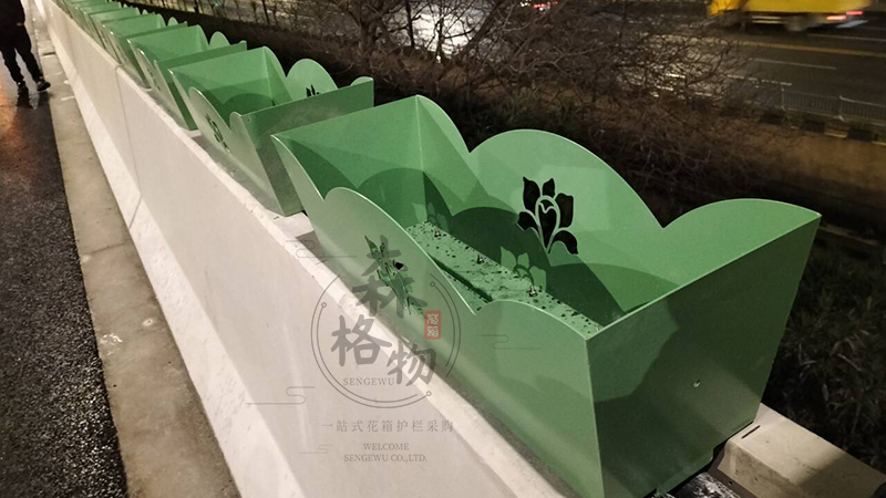 嘉興城市高架橋橋墩花槽花箱