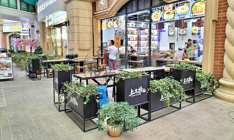 嘉興集市商業(yè)街道圍欄隔斷花槽