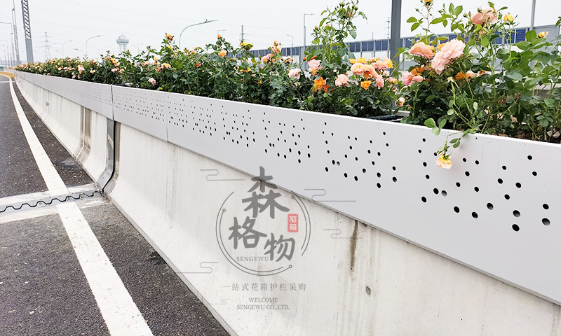 嘉興高架橋快速路不銹鋼花槽綠化案例